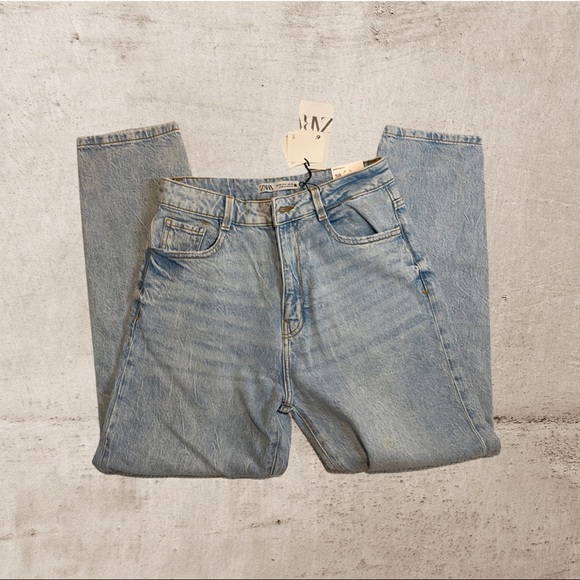 Zara Mom Slim Fit Jeans - Picture 3 of 3
